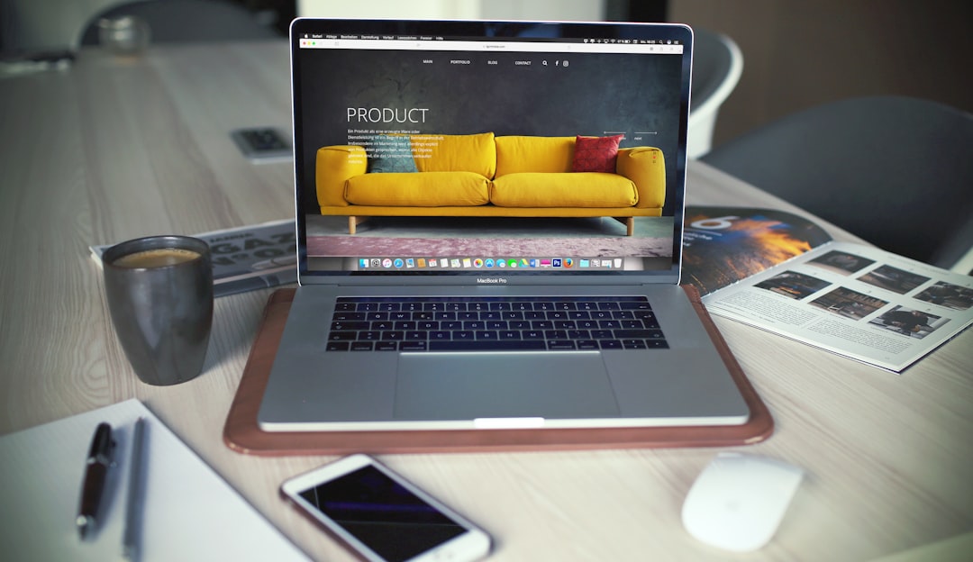 ¿Solo Tienes Facebook? Descubre Por Qué Necesitas un Sitio Web Profesional